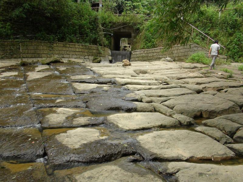 中寮棋盘石风景区