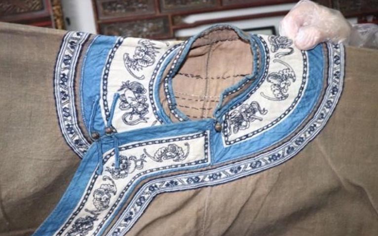 Digital restoration of Hakka sewing techniques.